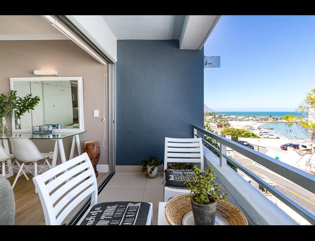 BEDROOM APARTMENT SOLD IN CLIFTON